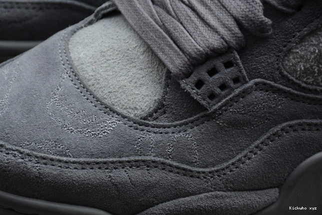 4 Cool Air 930155-003 Grey KAWS Jordan x 0522